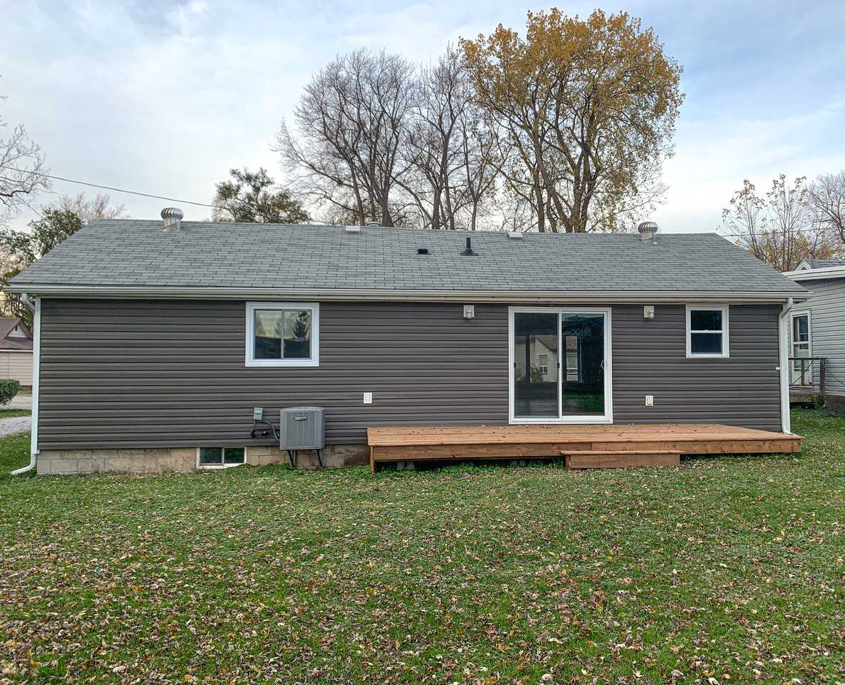 299 Erieview Drive - Photo 2 of 11