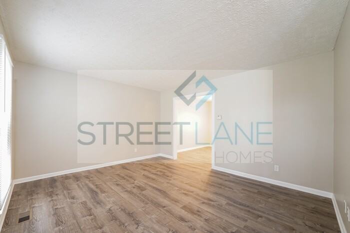 461 Round Up Dr - Photo 2 of 15