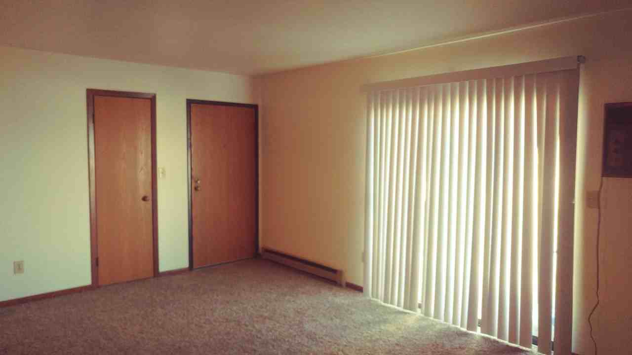 Skyline Village Apt - Photo 3 of 15