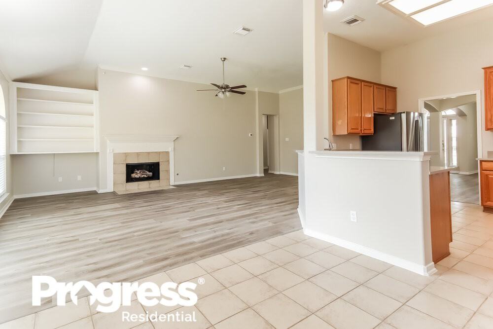 225 Rustic Oaks Dr - Photo 3 of 21