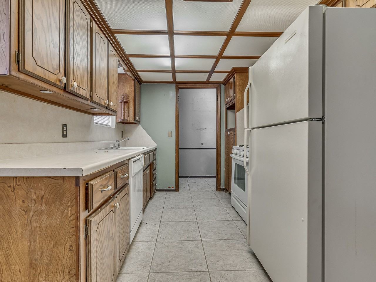 7112 S Douglas Pl #1 - Photo 2 of 14