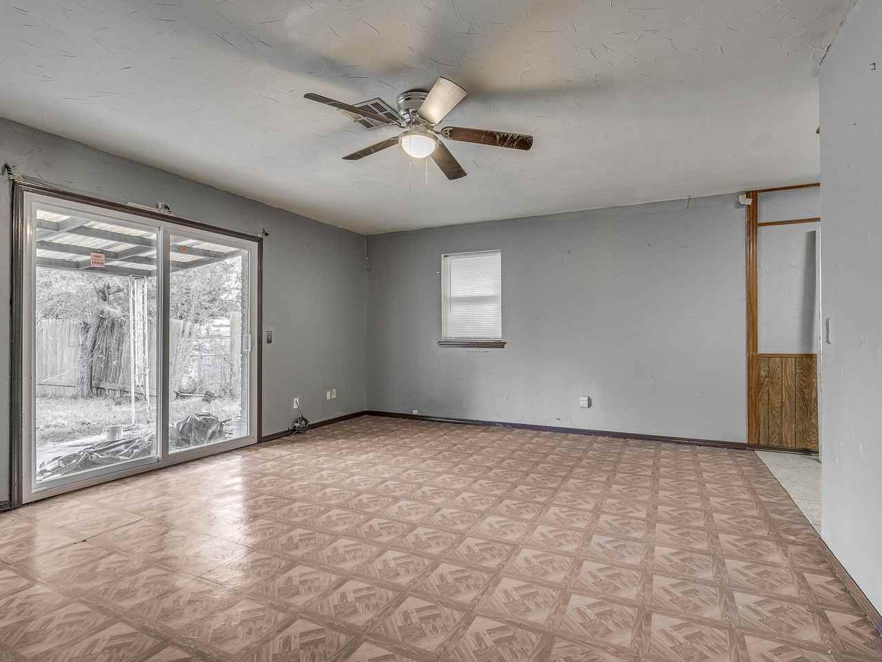 7112 S Douglas Pl #1 - Photo 3 of 14