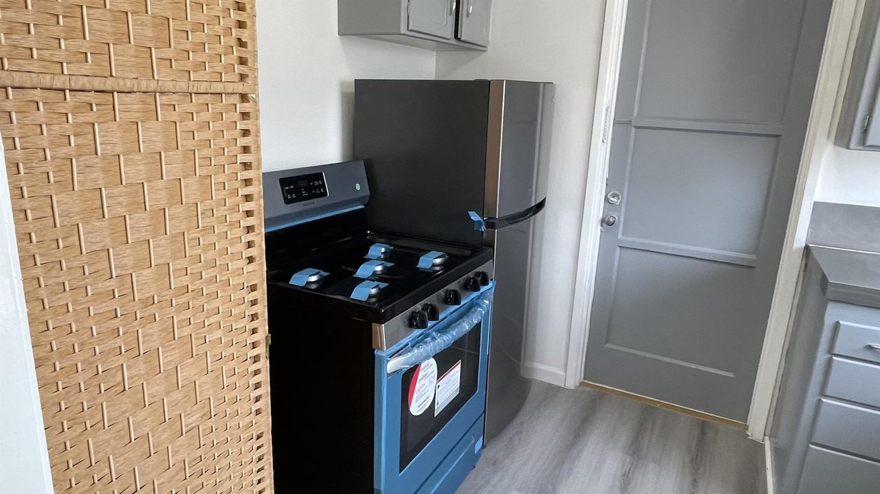 2461 Silver Lake Blvd #2461D - Photo 3 of 42