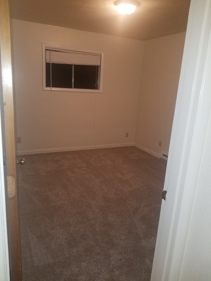 826 25th St Se #828 - Photo 6 of 8