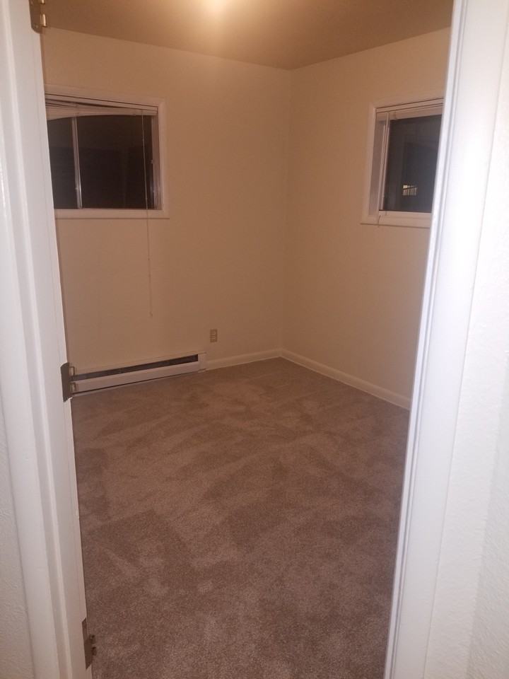 826 25th St Se #828 - Photo 7 of 8