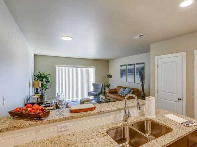 210 Carriage Ln N - Photo 5 of 15