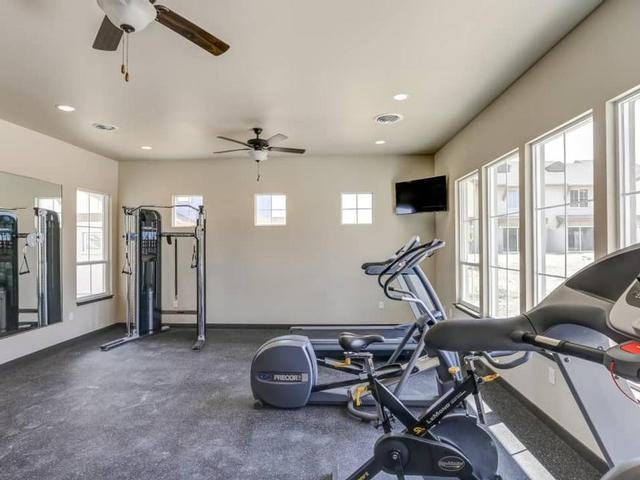 210 Carriage Ln N - Photo 3 of 15