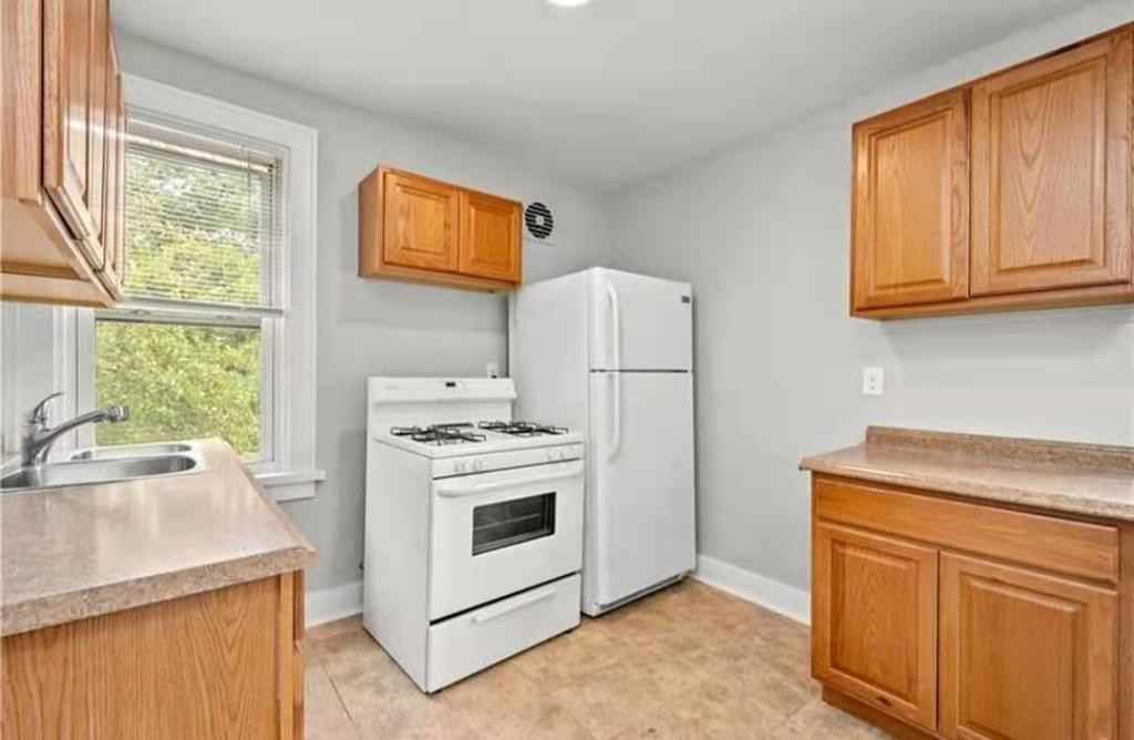 246 W Steuben St - Photo 2 of 11
