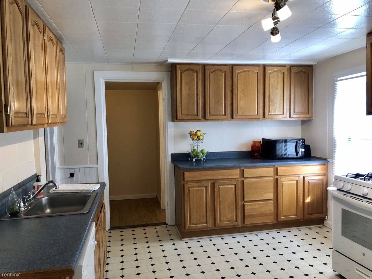 E Spencer St - Photo 3 of 20