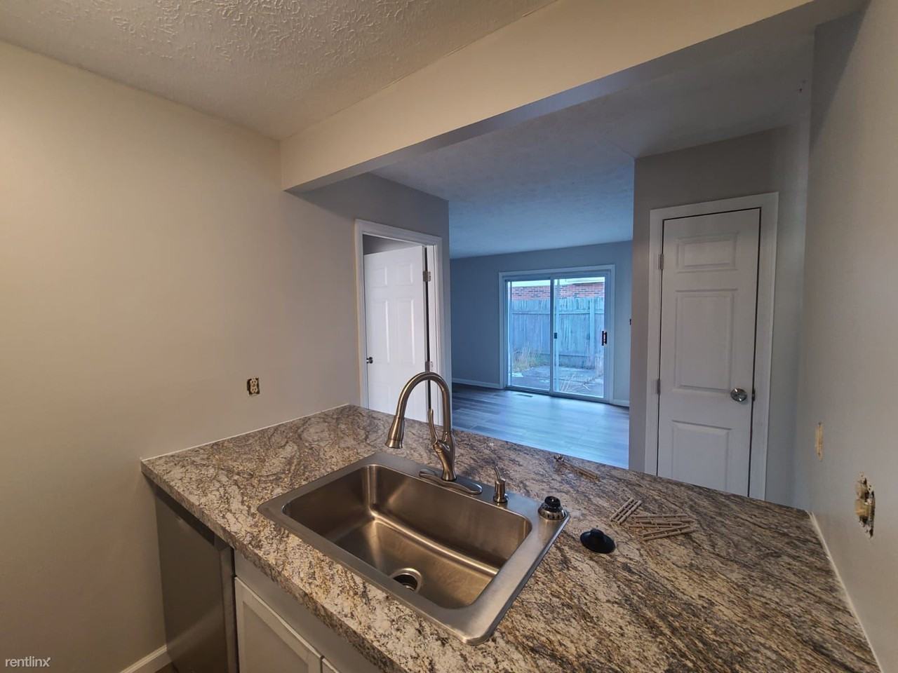 2267 Chapel Dr - Photo 2 of 8