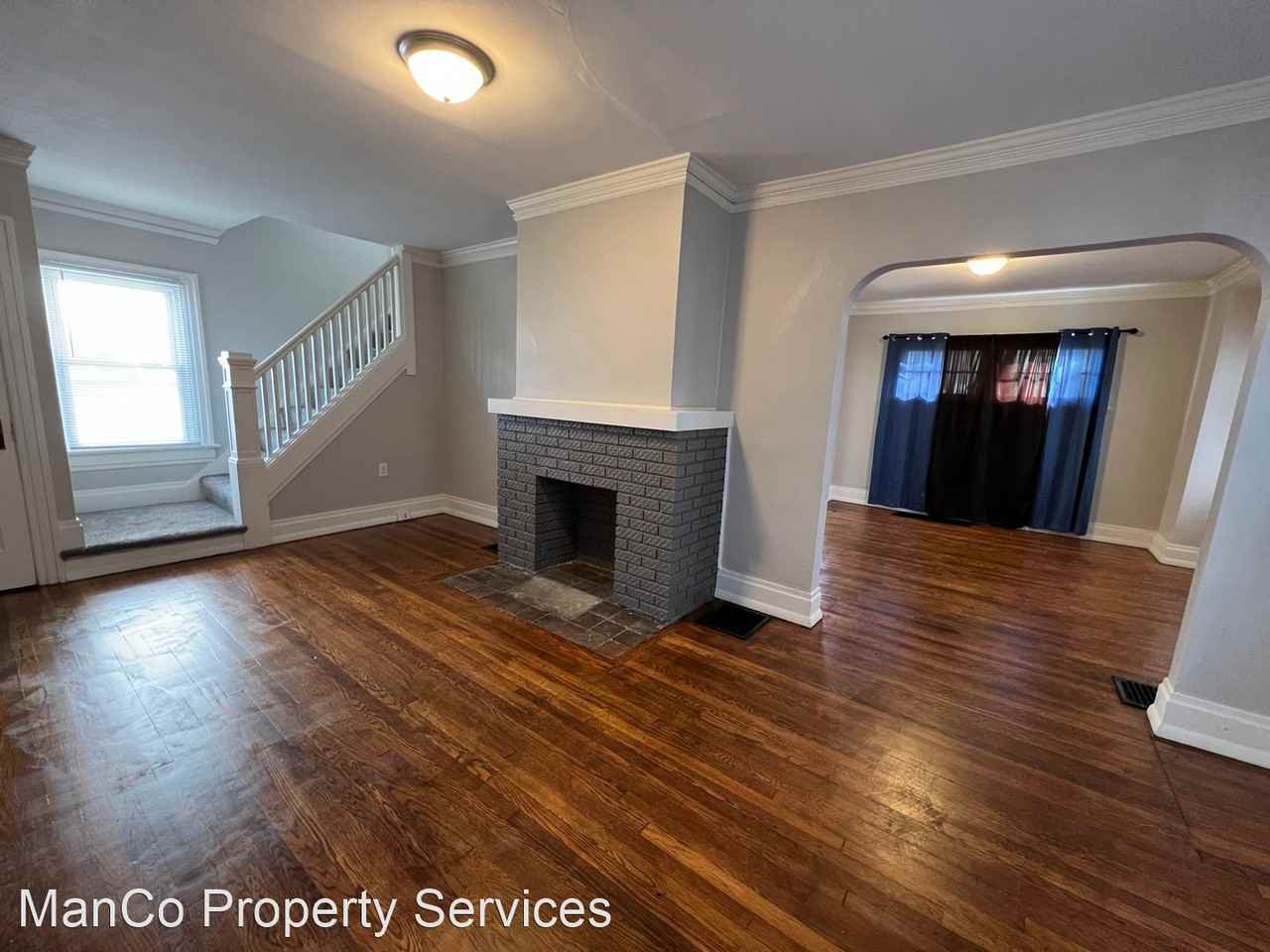 3718 W 3rd St - Photo 3 of 12