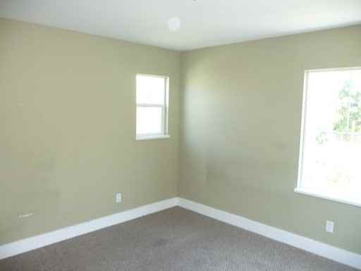 3036 E 18th St - Photo 3 of 7