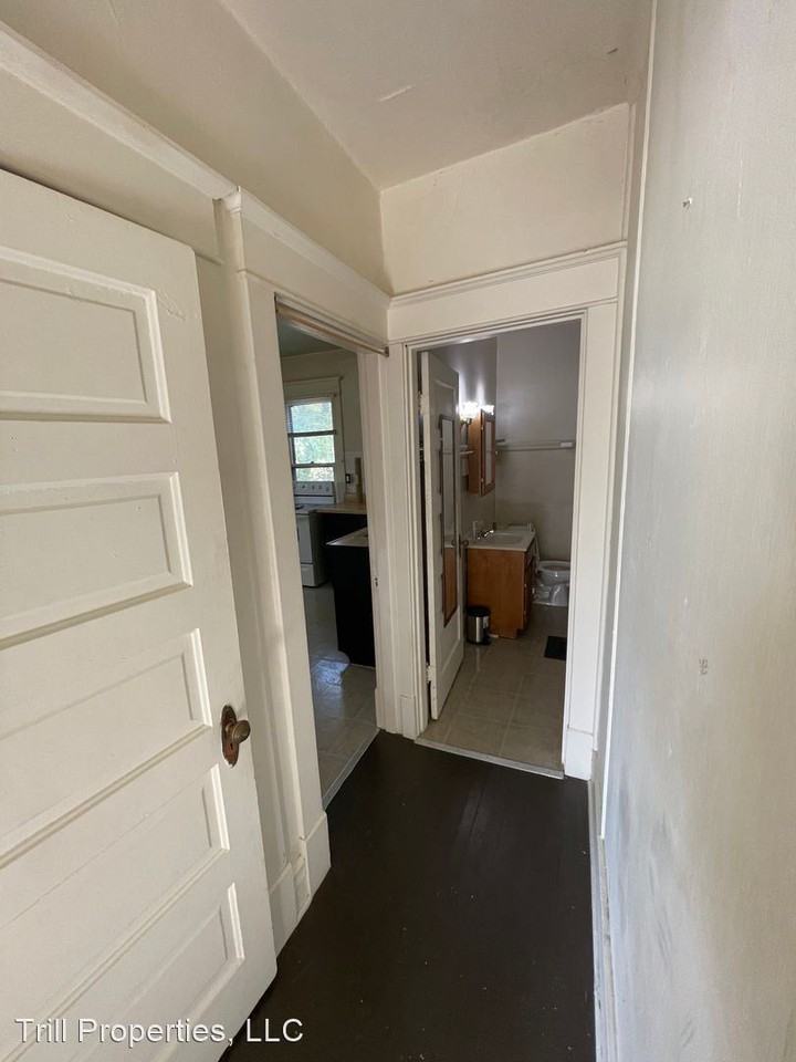 2922 College Ave - Photo 2 of 5