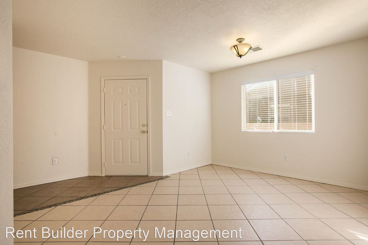 405 Manistee St Se - Photo 3 of 22