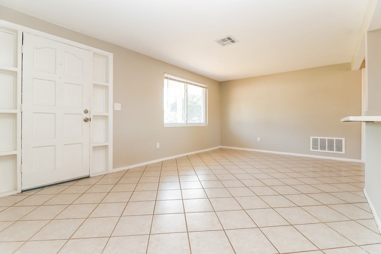 4653 Darlington Rd - Photo 2 of 15