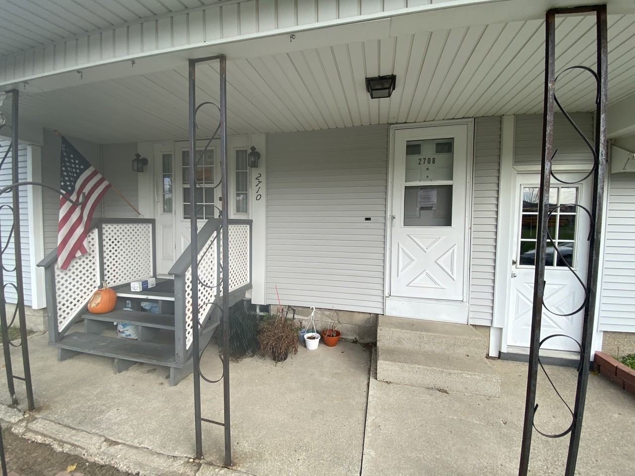 2708 44th St SE - Photo 2 of 5