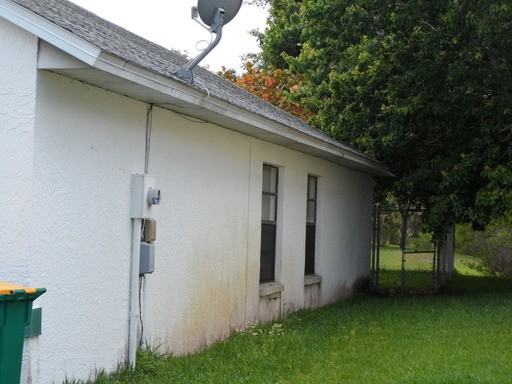 1739 Clover Cir - Photo 2 of 3