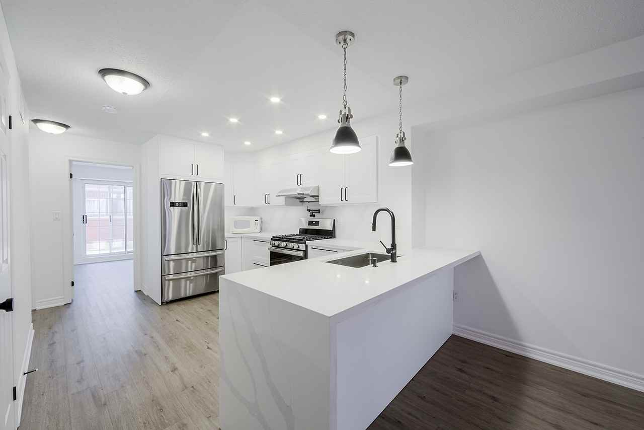 124 Strachan Ave - Photo 2 of 34