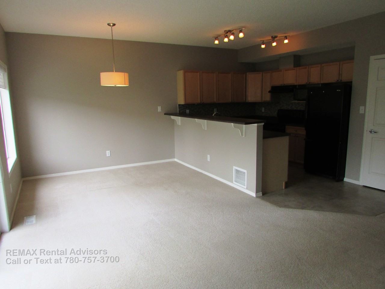 2508 Hanna Cres Nw - Photo 2 of 15