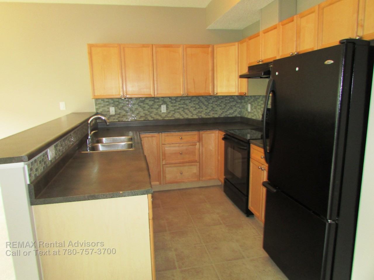 2508 Hanna Cres Nw - Photo 3 of 15