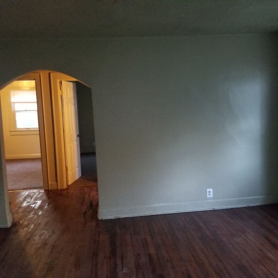 2245 Mayfair Dr - Photo 3 of 9