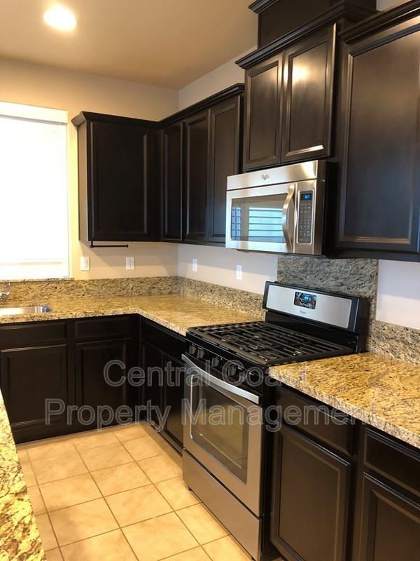 16330 E Garrison Dr - Photo 7 of 27