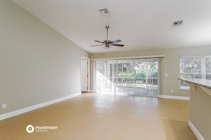 2803 42nd St W - Photo 3 of 16