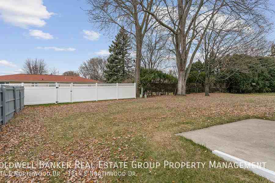 1114 E Northwood Dr #1114ENORTH - Photo 2 of 11