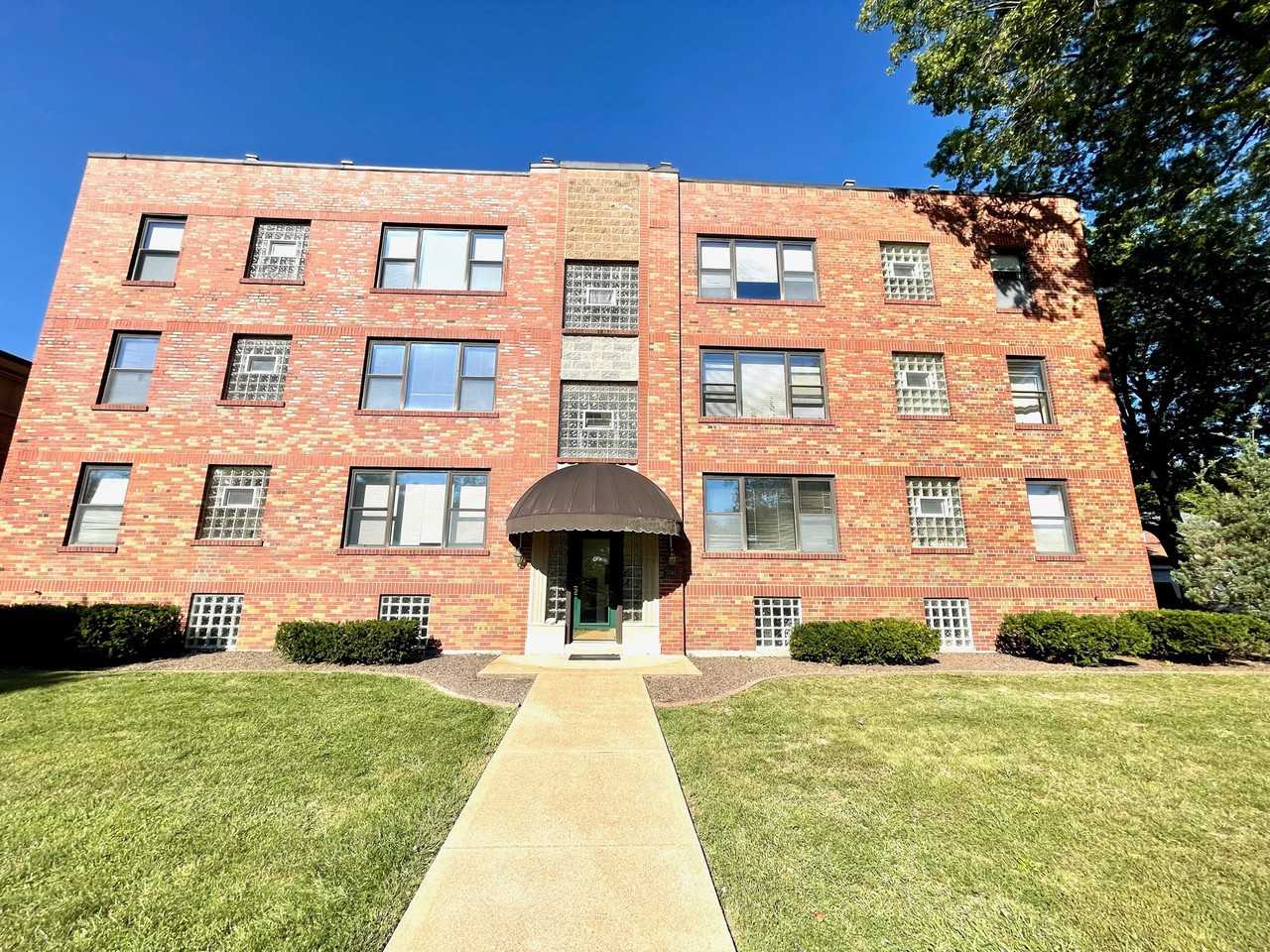 7218 Tennis Way Apartments in St. Louis Hills, St. Louis, MO 63109 Zumper