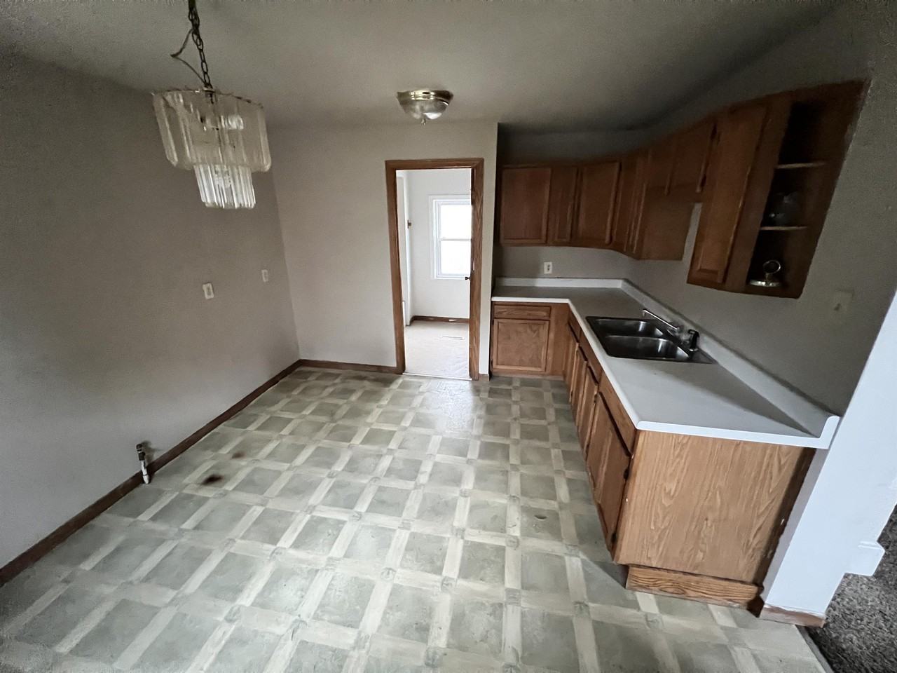 5814 10th Ave #1 - Photo 3 of 10