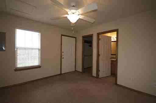 118 S East St - Photo 2 of 14