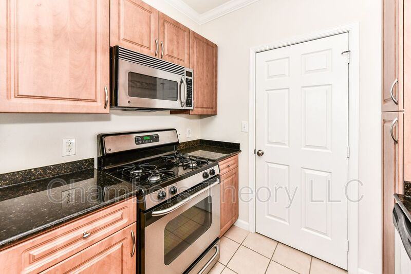 12104 Garden Grove Cir #404 - Photo 7 of 20