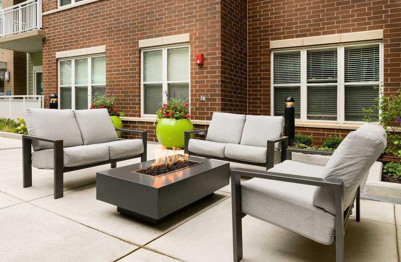 Buckingham Place - Photo 5 of 25