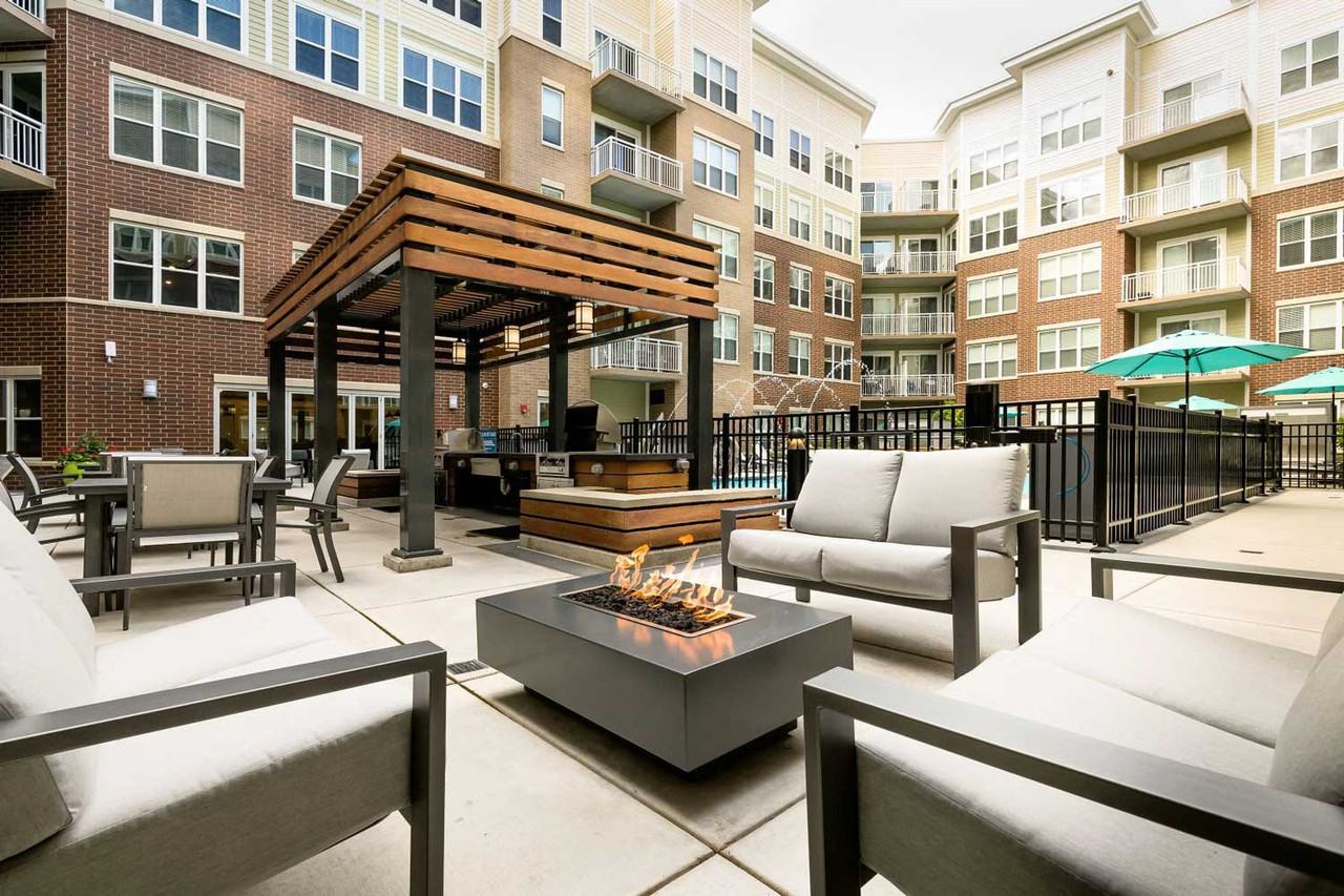 Buckingham Place - Photo 6 of 25