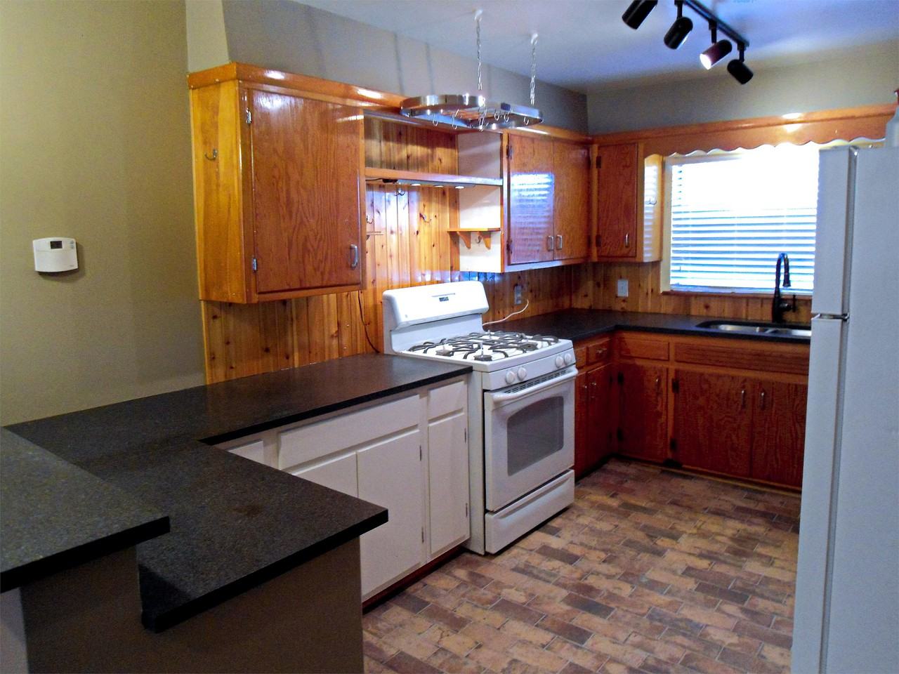 208 S Doty St #1 - Photo 3 of 5