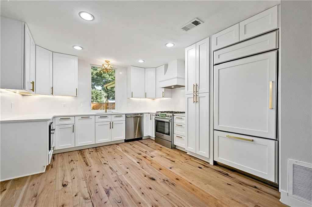 2306 Westoak Dr #1 - Photo 2 of 26