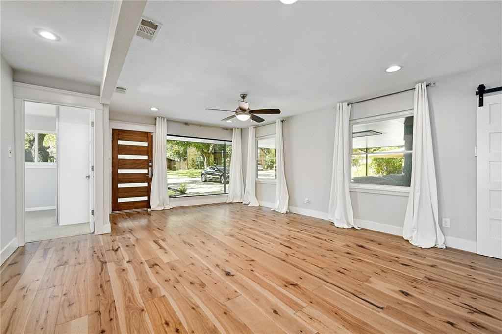 2306 Westoak Dr #1 - Photo 3 of 26