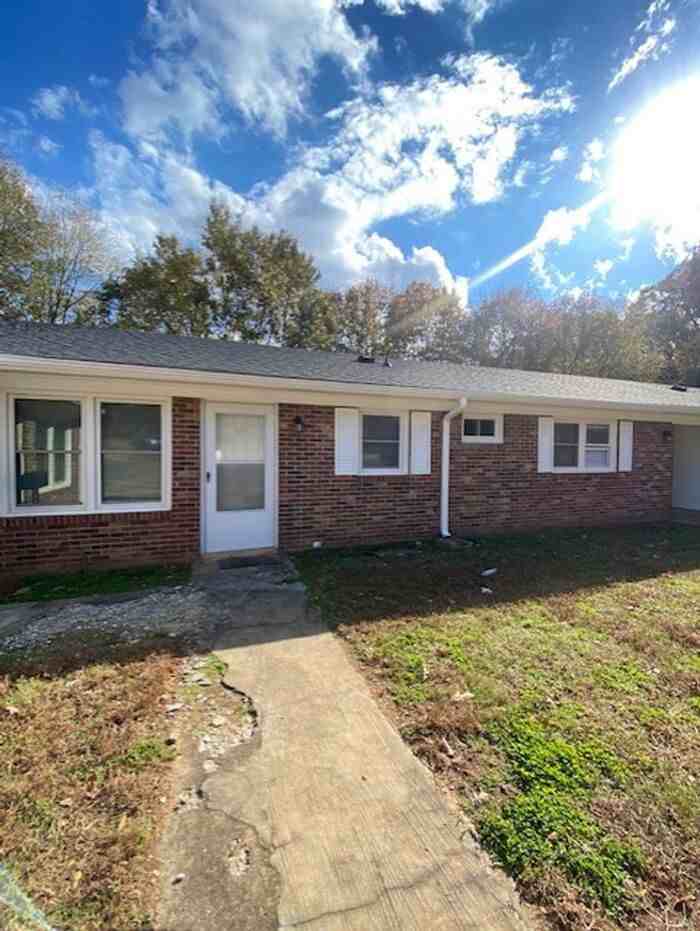 300 Brook Glenn Rd #10