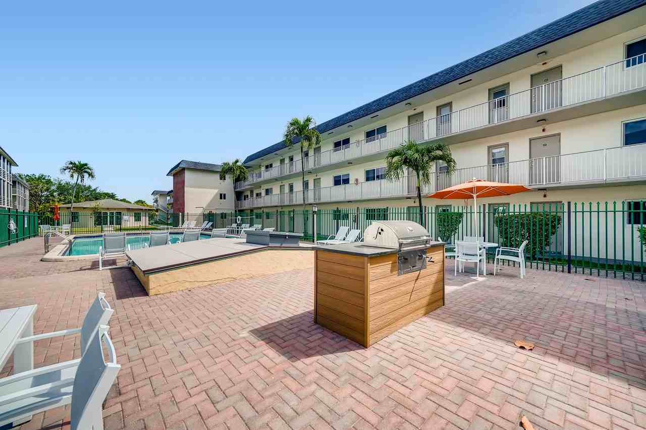 Spectra Palms - Photo 6 of 19