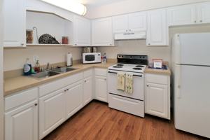 featured image of 3890 Greenway Dr