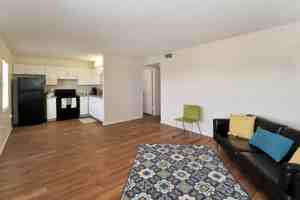 featured image of 3890 Greenway Dr