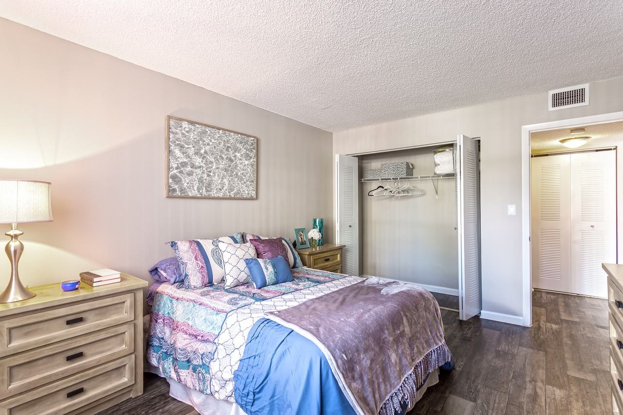 Biscayne - Photo 5 of 37