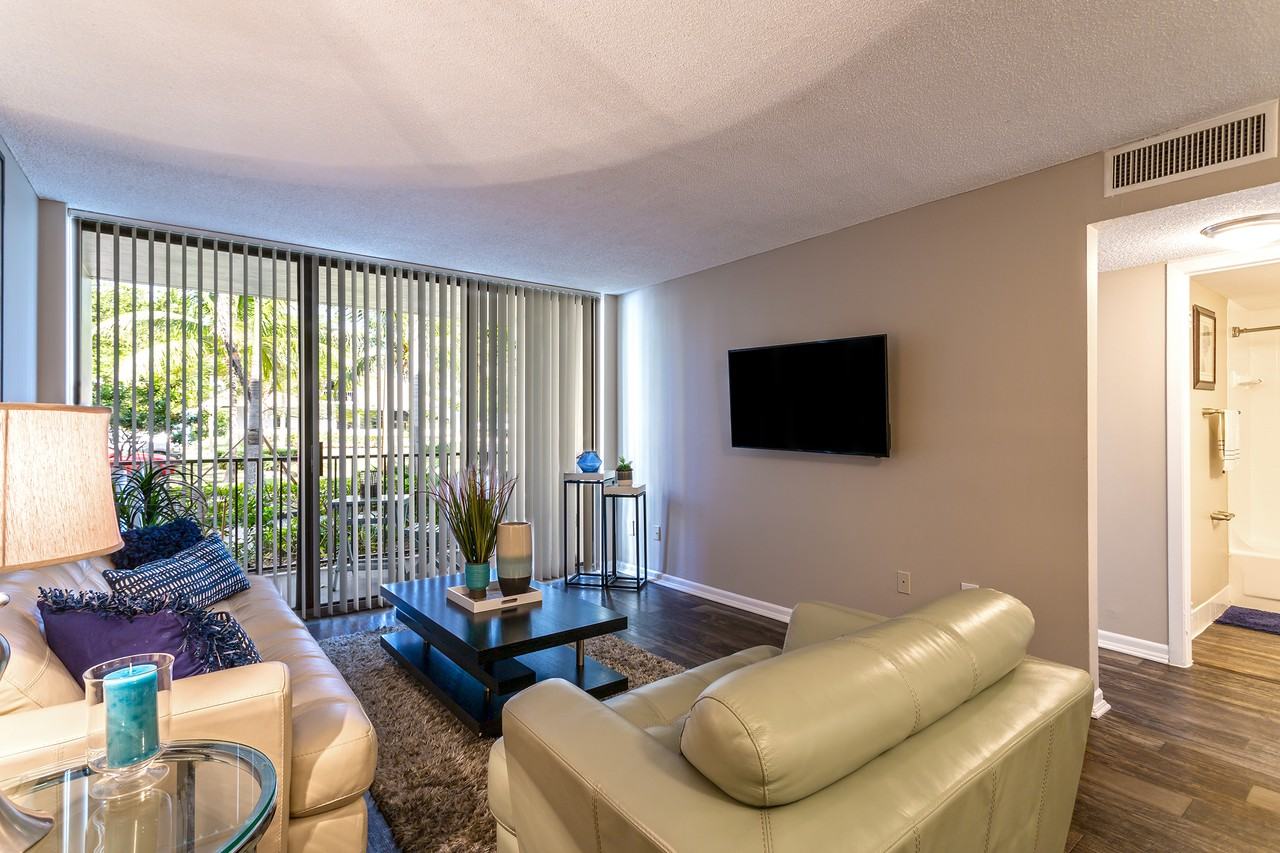 Biscayne - Photo 6 of 37