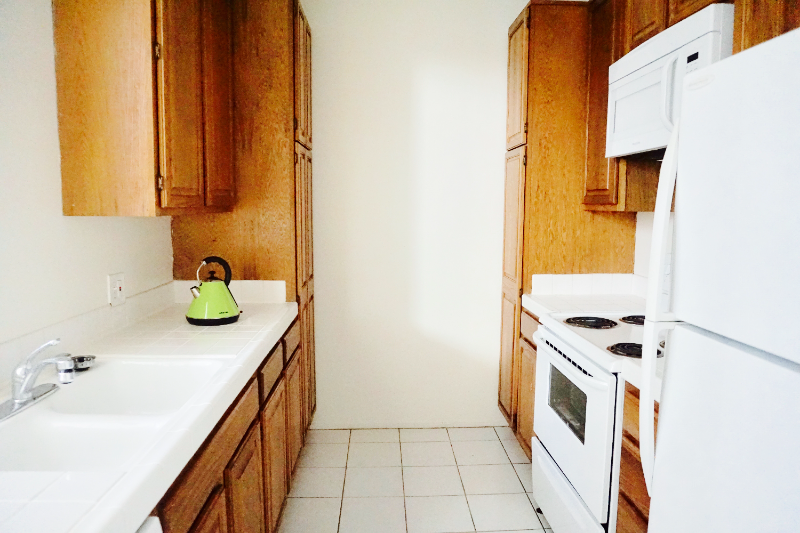 1607 S Bentley Ave - Photo 3 of 15