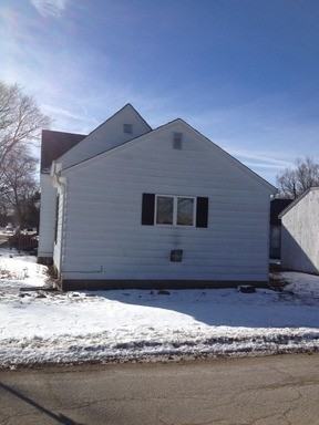 318 N Clinton St - Photo 3 of 4