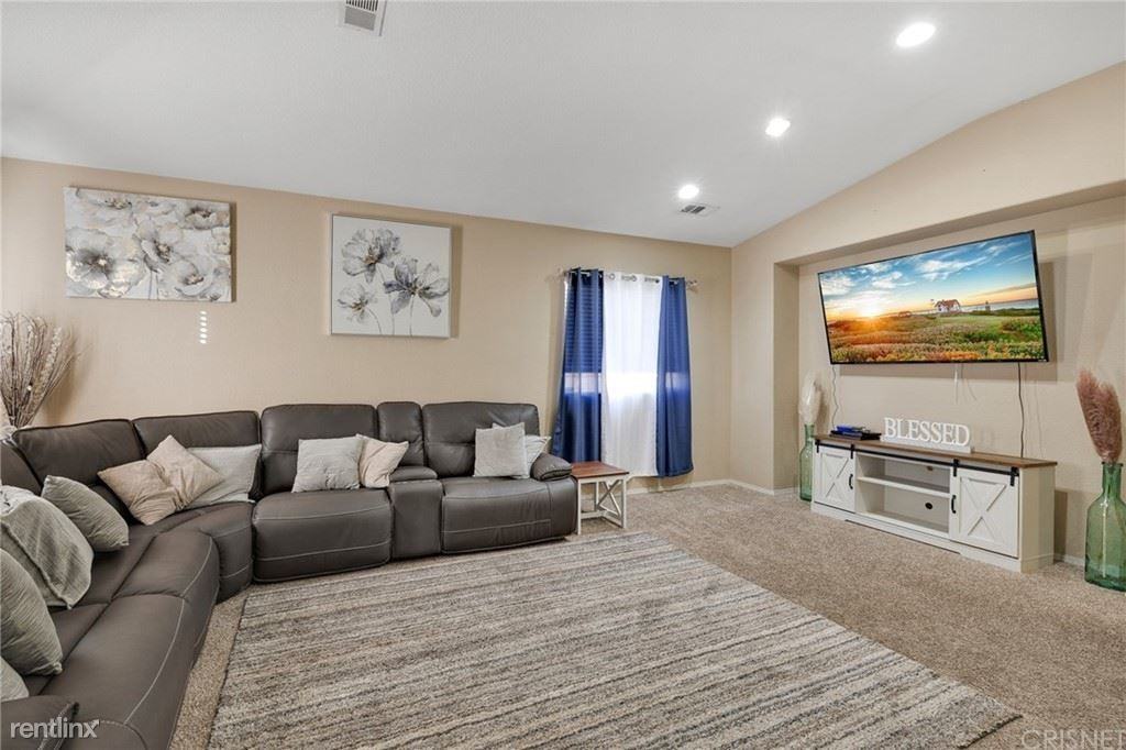 44340 Acacia St - Photo 3 of 5