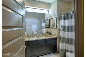 1512 - Photo 2 of 13