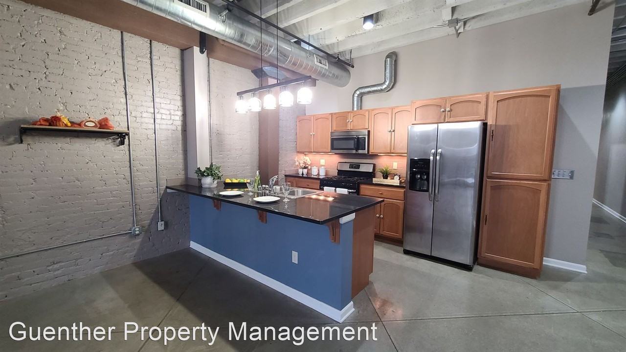 165 165 S Post St Condo #207 - Photo 3 of 32