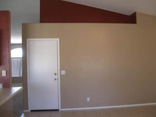 2956 E Tulsa St - Photo 2 of 15