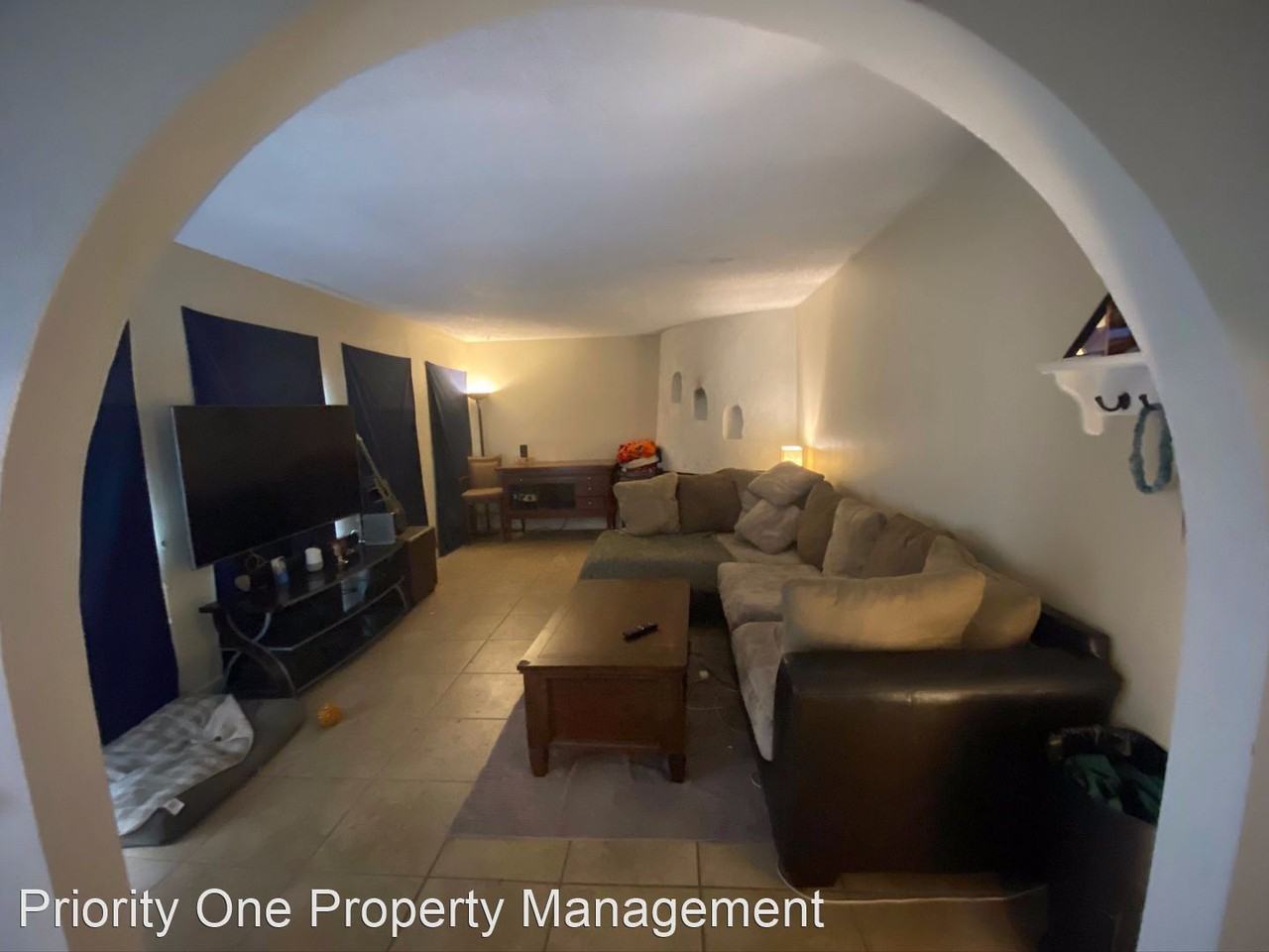 10712 Ivanhoe Dr - Photo 3 of 20